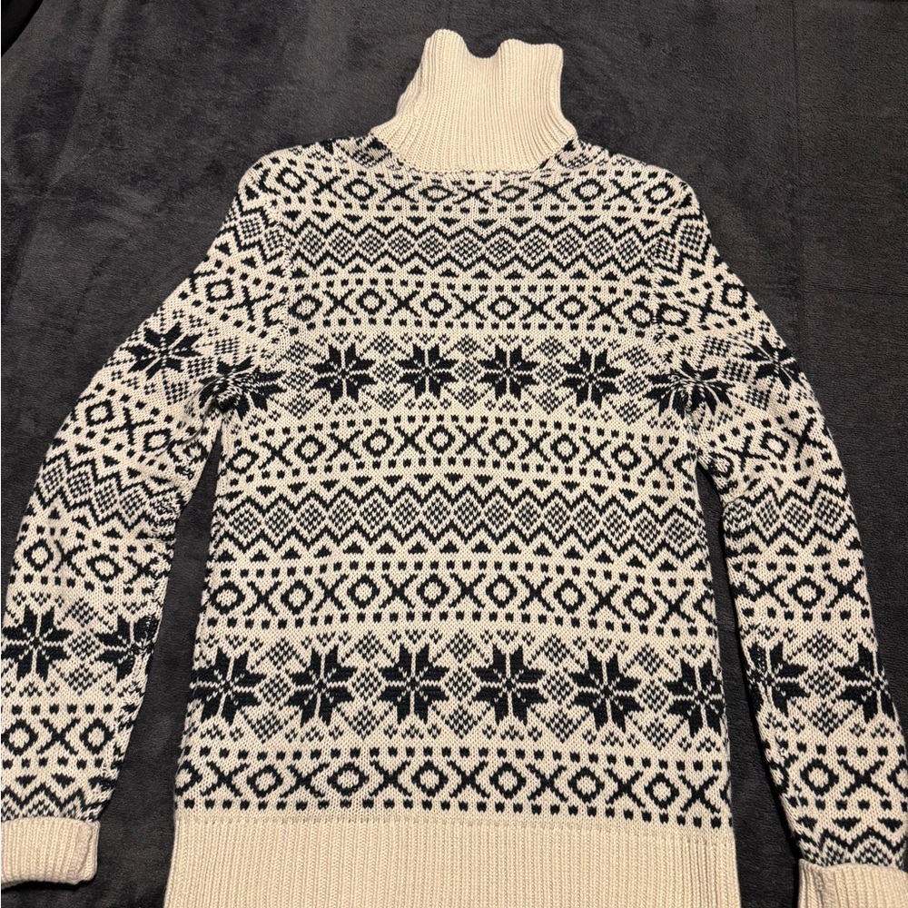 H&M Black and White Turtleneck Sweater with Geometric Patterns